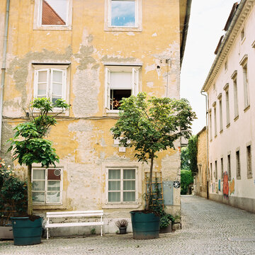 Canted Benches and Alleyways