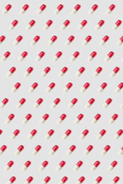 Pattern with capsules