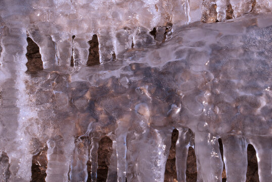 Icicles 2 H in Indiana