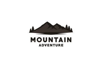 Fototapeta na wymiar Mountain / travel / adventure hipster logo design inspiration