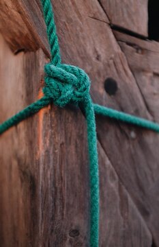 knot on a green rope