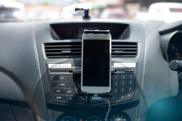Smartphone in the car to use GPS or play music, phone mount