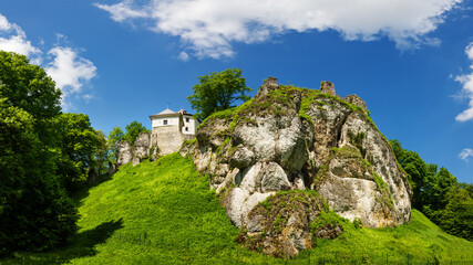 Szlak Orlich Gniazd-zamek w Ojcowie - obrazy, fototapety, plakaty
