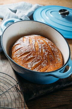 Food: Wholemeal bread baked in a cast iron pot