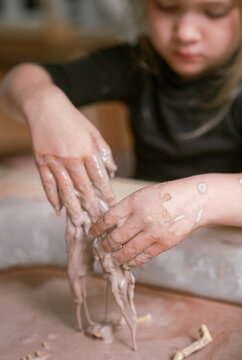 messy preschool  play in muddy oobleck