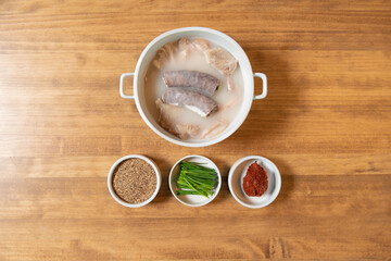 진하고 맛있는 순대국