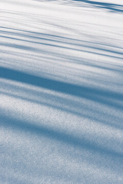Abstract textures in dust snow