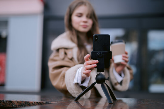 Traveler blogger making content 