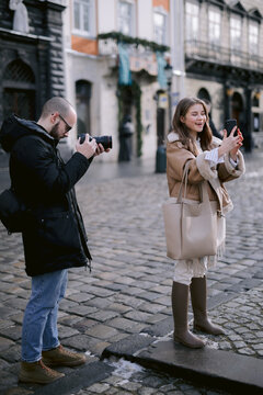 Influencer making content for blog 
