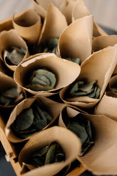 flower confetti for wedding ceremony