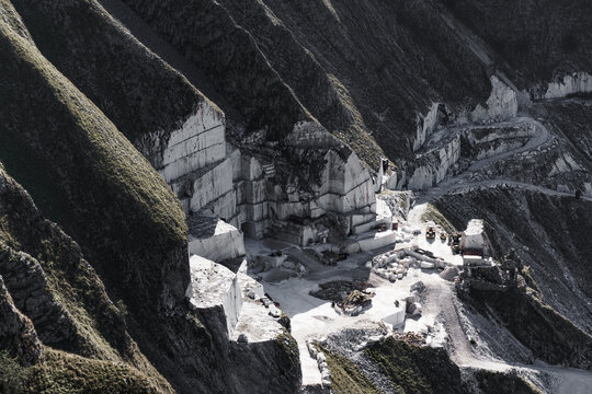 Marble Quarrying in Northern Tuscany 07