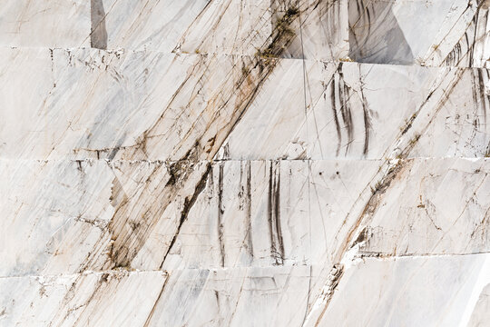 Marble Quarrying in Northern Tuscany 11
