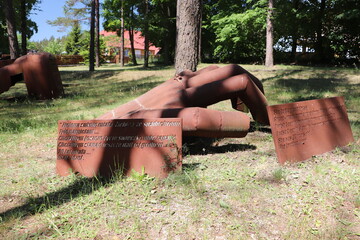 Miejsce pamięci - dłonie © Monika