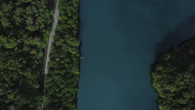湖を空撮 ドローン撮影 映画のようなシーン Lake Droneshot 4K Cinematic