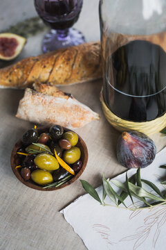 Olive bread and fig