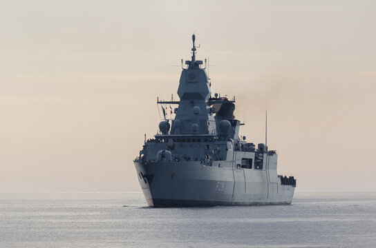 Frigate Bilder Durchsuchen 33,161 Archivfotos, und