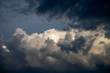 Obraz premium Photo of clouds in the sky before rain
