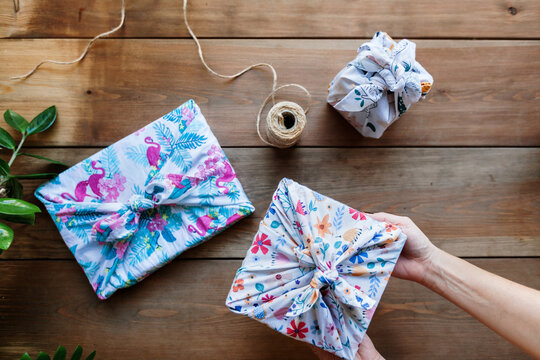 Sustainable fabric gift wrapping