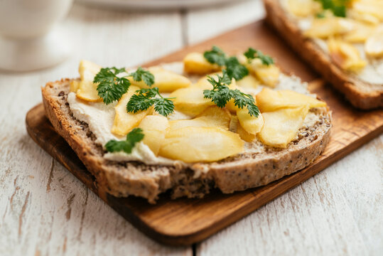 Roasted Parsnips Toast