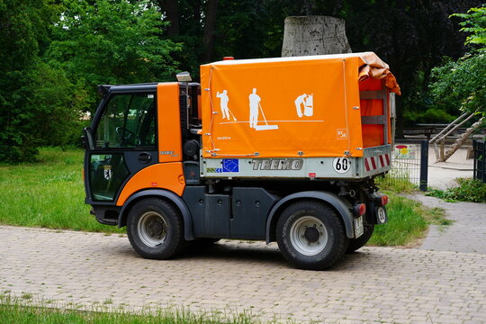 Multicar Bilder – Durchsuchen 37 Archivfotos, Vektorgrafiken und Videos ...