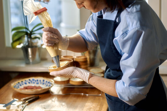 pastry chef girl in the process