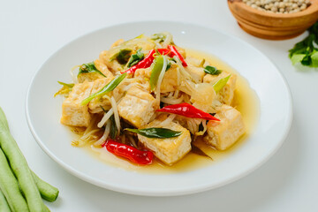Indonesian stir fry bean sprouts mixed with fried tofu