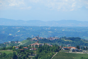 Fototapeta premium Hills around Albaretto Torre
