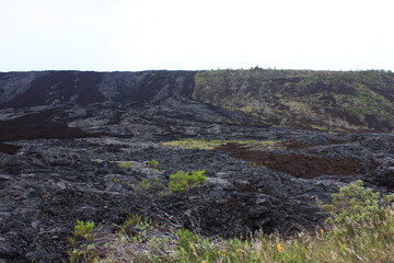 ハワイ島（ビッグアイランド）溶岩に覆われた海岸（黒砂海岸）...