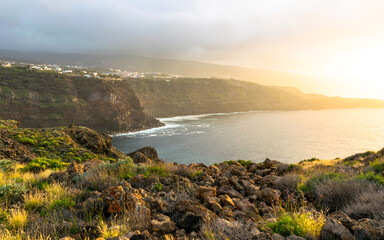 Fototapeta na wymiar Sunset in north Tenerife cliffs