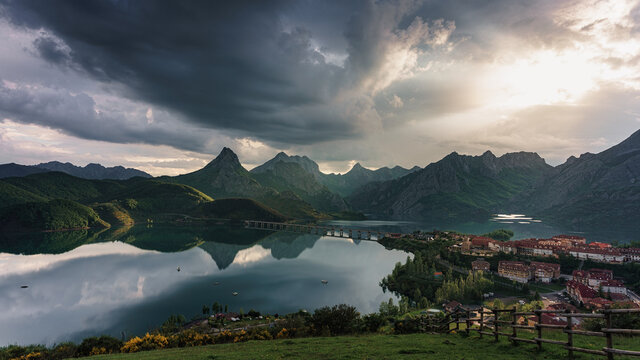 REFLECTION PANORAMA