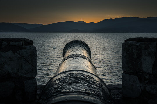 The Bastion of "Pende Adelphia", or Five Brothers,  is on the North West slope of the Acronauplia and owes its name to the five cannons, all the same size, that reinforced its defences. 