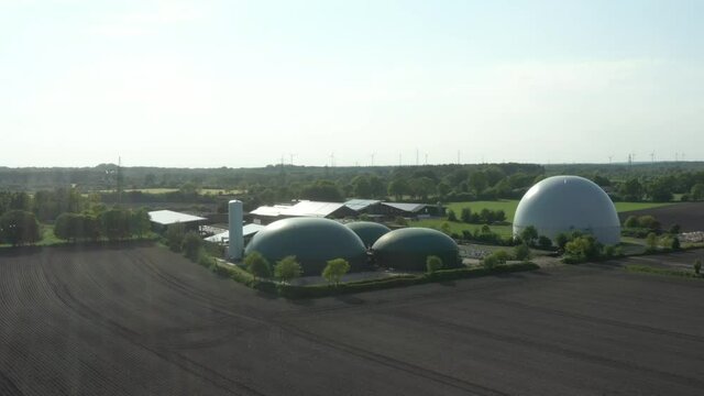 Biogasanlage aus der Luft Perspektive mit einer Drohne aufgenommen