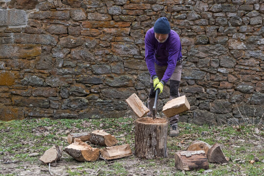 splitting wood