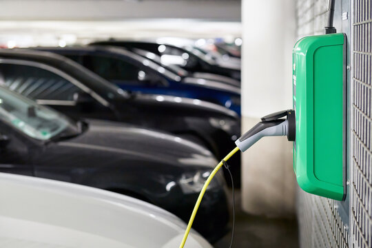 Electric car: charging electric car battery