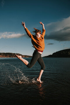 Yoga over the seabed VIII