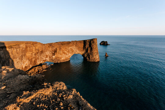 Dyrh&oacute;laey aka the Arch with the Hole