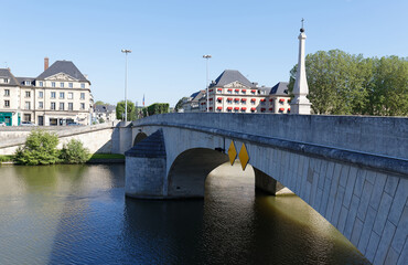 The Louis XV bridge, a bridge of three arches, was built in front of the Porte Notre-Dame ,now rue Solferino, and inaugurated in 1733 by the King. Compiegne.