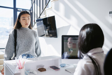 Engaging client waiting for appointment 
