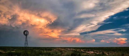 Tuinposter Texas panhandle storm at sunset © Paul Tipton 