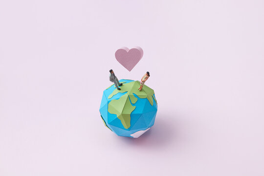 Man and woman dating online