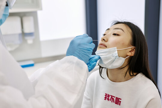 Nasopharyngeal swab 