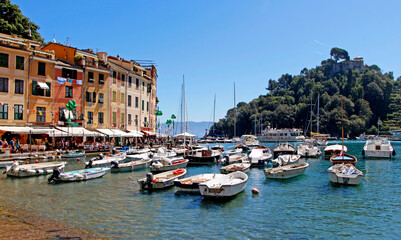 Fototapeta na wymiar boats in Portofino, Italy