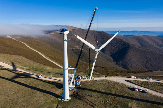 maintenance on a wind turbine