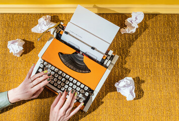 Stylish Yellow Office Typewriter Set
