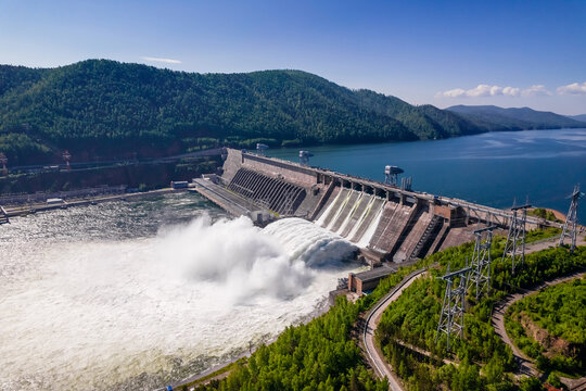  hydroelectric dam on the river,
