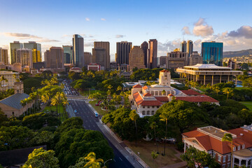 Honolulu Hale with the Honolulu skyline in the background