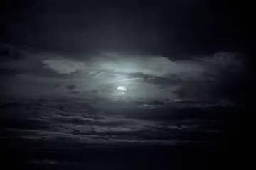 Papier Peint photo Pleine lune Cloudy full moon night