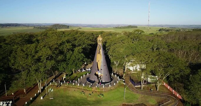 Imponente paisaje circundante a Nuestra se&ntilde;ora aparecida en Itaipul&acirc;ndia parana brasil