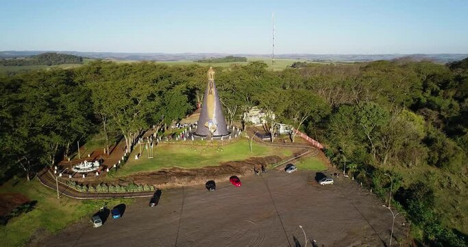 Estatua de Nuestra se&ntilde;ora aparecida, Itaipul&acirc;ndia  parana brasil, a vista de drone