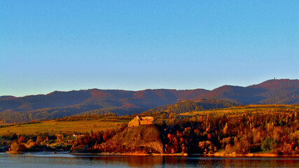 autumn in the Czorsztyn lake